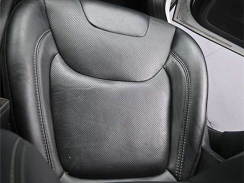 Used 2023 Jeep Cherokee Altitude Lux image 12