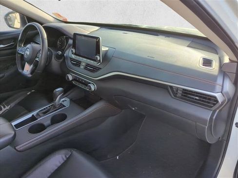 Used 2020 Nissan Altima 2.5 SR FWD image 26