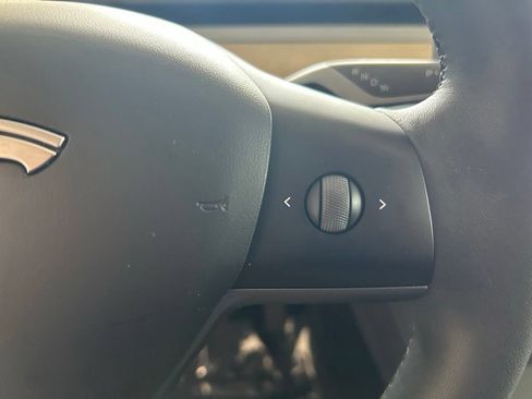 Used 2024 Tesla Model Y Long Range RWD image 40