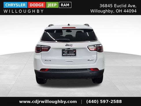 Used 2024 Jeep Compass Latitude AWD/4WD image 8