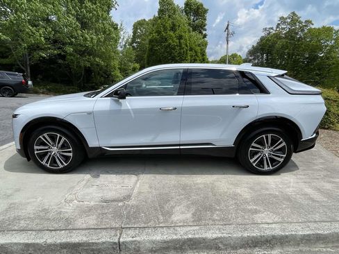 New 2026 Cadillac Lyriq Luxury RWD image 2