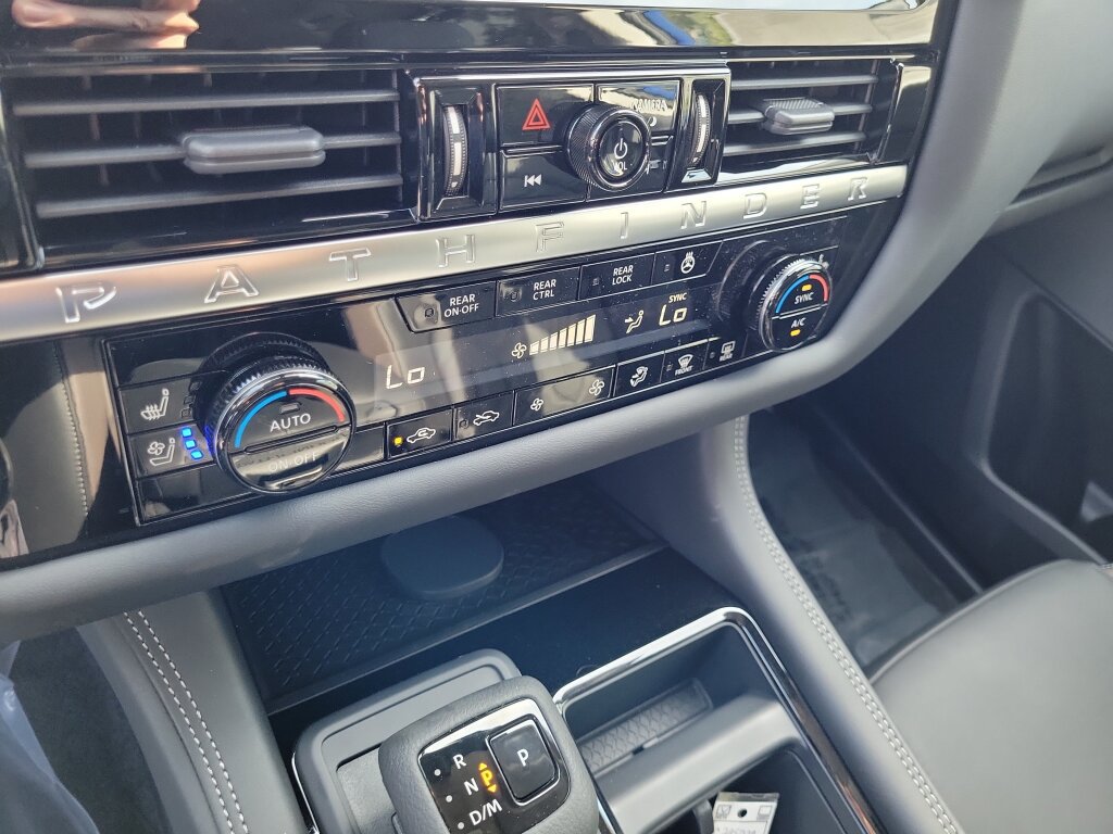 New 2026 Nissan Pathfinder Platinum FWD image 31