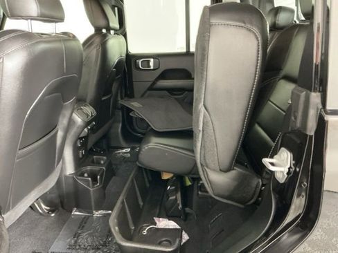 Used 2020 Jeep Gladiator Overland w/ Uconnect 4C Nav & Sound Group image 26