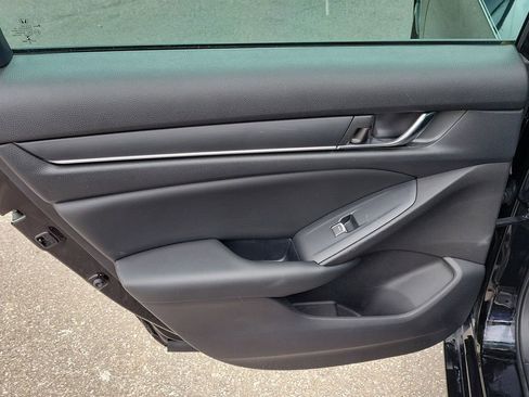 Used 2022 Honda Accord Sport image 9