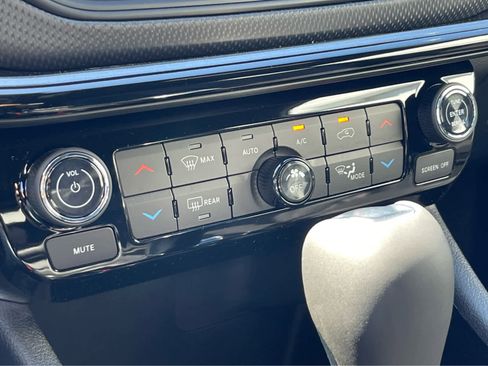 New 2025 Jeep Compass Latitude w/ Sun & Sound Group image 14