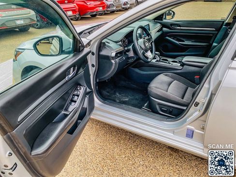 Used 2023 Nissan Altima 2.5 SV AWD/4WD image 12