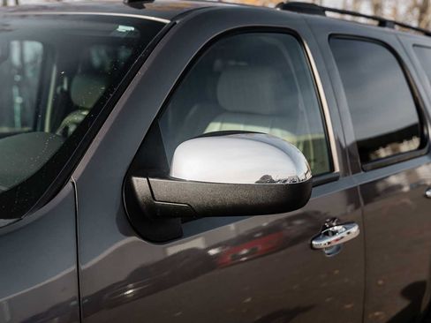 Used 2011 GMC Yukon SLT w/ SLT Chrome Package image 8