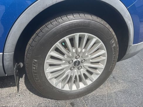 Used 2020 Lincoln Nautilus FWD image 13