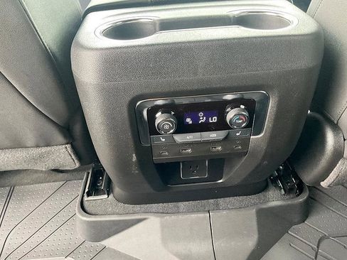 New 2025 Chevrolet Suburban High Country image 27