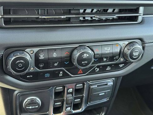 Used 2024 Jeep Wrangler Unlimited Sahara w/ Safety Group image 19