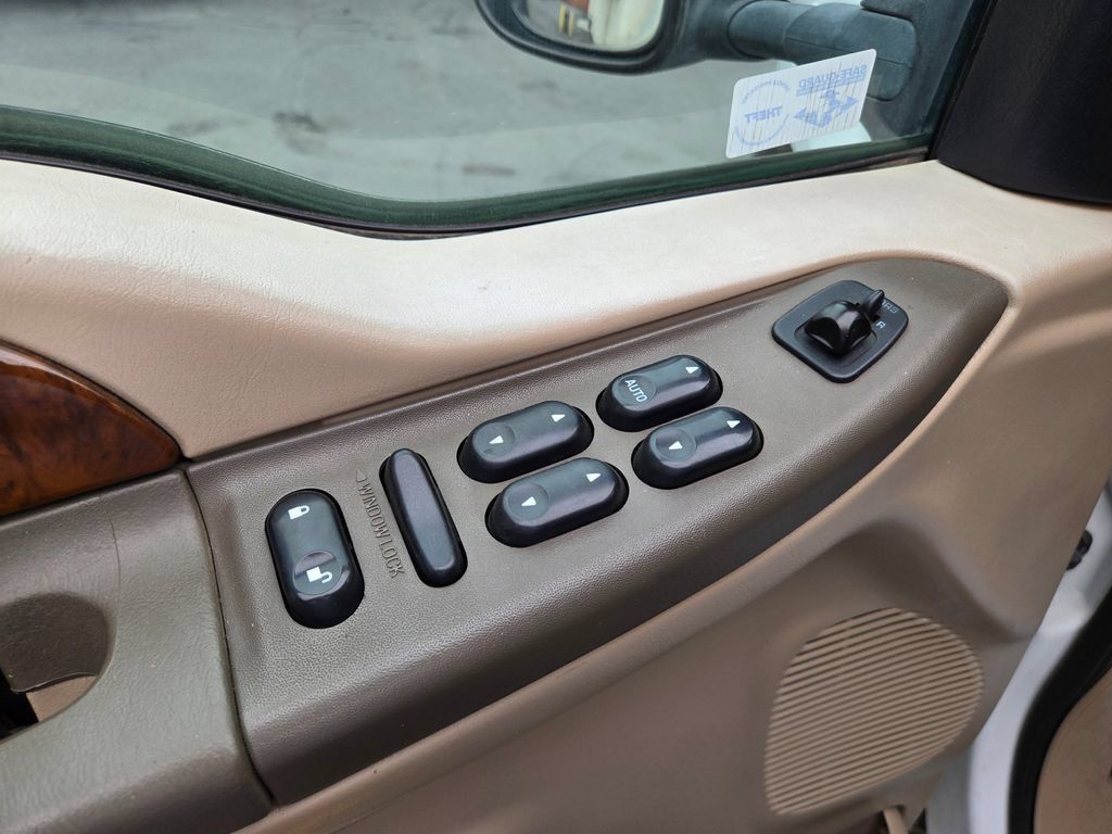 Used 2004 Ford F350 4x4 Crew Cab DRW Super Duty image 16