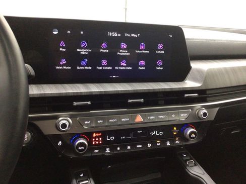 Used 2024 Kia Telluride EX AWD/4WD image 11