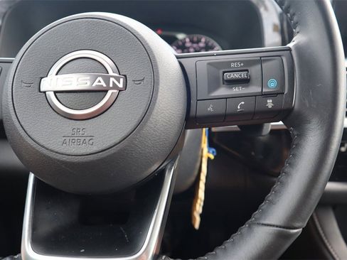 Certified 2025 Nissan Pathfinder SV image 22