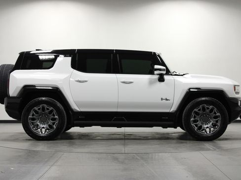 Used 2025 GMC Hummer EV 3X image 3