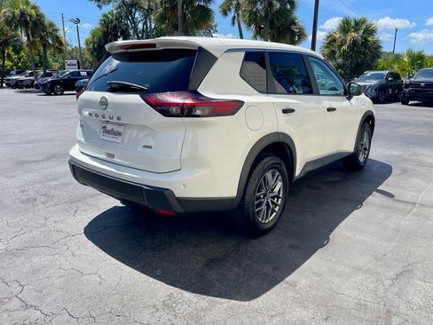 Used 2024 Nissan Rogue S AWD/4WD image 6
