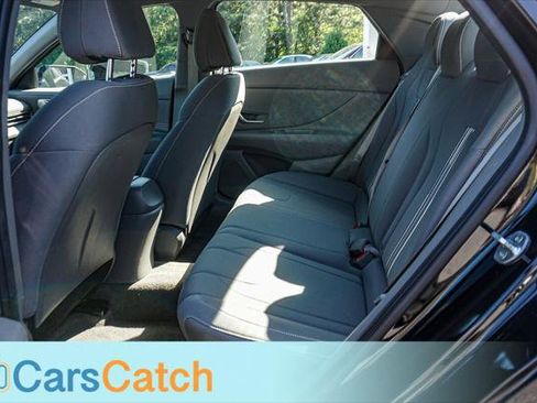 Used 2022 Hyundai Elantra SEL w/ Convenience Package FWD image 22