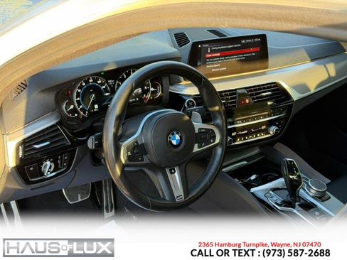 Used 2019 BMW 530i xDrive w/ M Sport Package image 10
