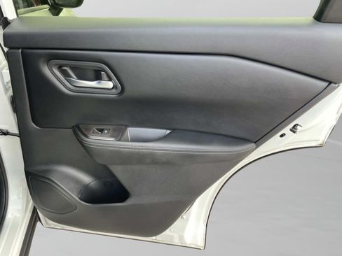 Used 2024 Nissan Rogue SV FWD image 15