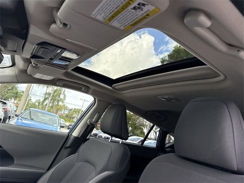 Certified 2025 Subaru Crosstrek 2.0i Premium image 22