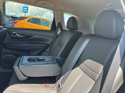 Used 2019 Nissan Rogue SL AWD/4WD image 33