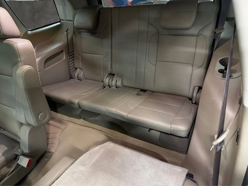 Used 2018 GMC Yukon SLT w/ Premium Edition RWD image 29