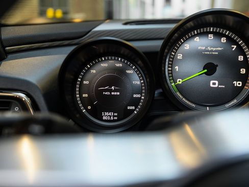 Used 2015 Porsche 918 Spyder AWD/4WD image 18