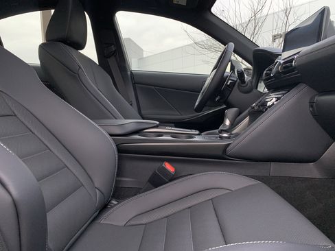 Used 2025 Lexus IS 350 F Sport w/ Navigation Package image 35