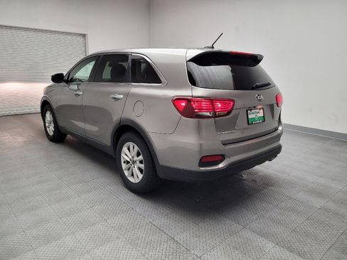 Used 2019 Kia Sorento LX image 5
