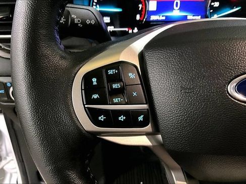 Used 2022 Ford Explorer Limited w/ Equipment Group 301A AWD/4WD image 20