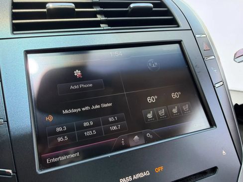 Used 2013 Lincoln MKZ FWD image 17