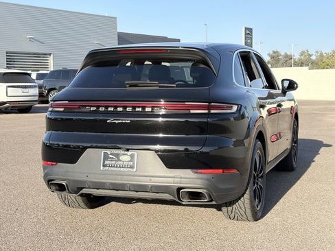 Used 2024 Porsche Cayenne AWD/4WD image 30