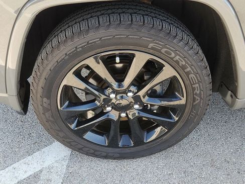 Used 2019 Jeep Grand Cherokee Altitude RWD image 7