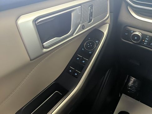 Certified 2023 Ford Explorer XLT w/ Equipment Group 202A image 29