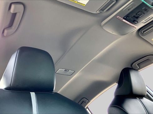 Used 2023 Toyota Camry SE FWD image 14