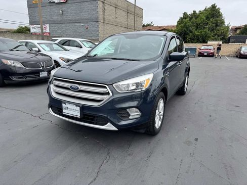Used 2019 Ford Escape SE FWD image 12