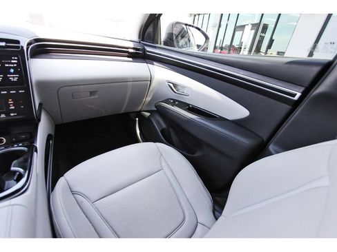Used 2024 Hyundai Tucson Limited FWD image 11