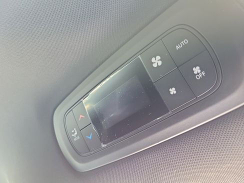 New 2026 Chrysler Pacifica Limited w/ S Appearance Package FWD image 19