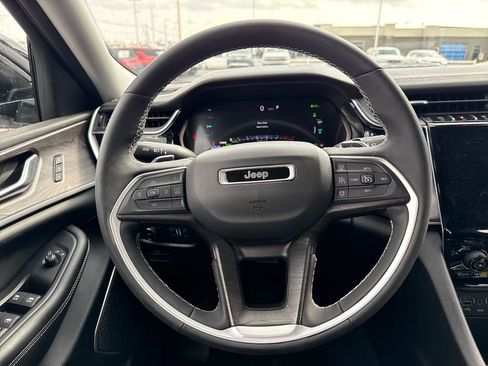 Used 2023 Jeep Grand Cherokee 4WD 4xe image 17