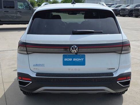 Used 2025 Volkswagen Taos SEL AWD/4WD image 4