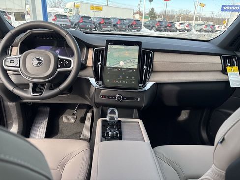 New 2026 Volvo XC90 B6 Plus w/ Protection Package Premier AWD/4WD image 38