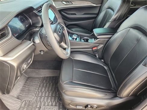 Used 2024 Jeep Grand Cherokee L Limited w/ Luxury Tech Group II image 14