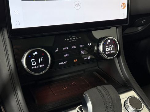 Used 2023 Jaguar F-PACE S image 21