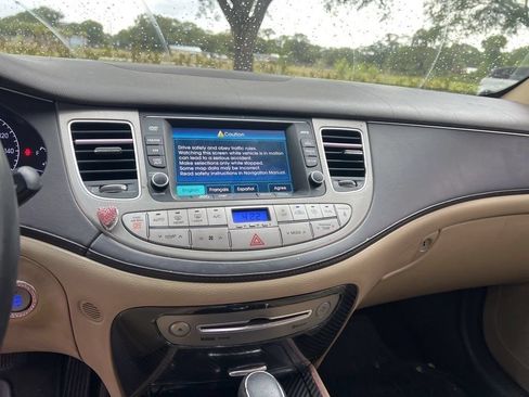 Used 2013 Hyundai Genesis 3.8 w/ Premium Pkg RWD image 12