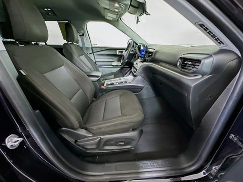 Used 2022 Ford Explorer XLT w/ Class IV Trailer Tow Package image 32