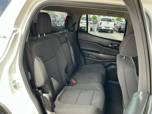 Used 2018 GMC Acadia SLE w/ LPO, Floor Liner Package image 18