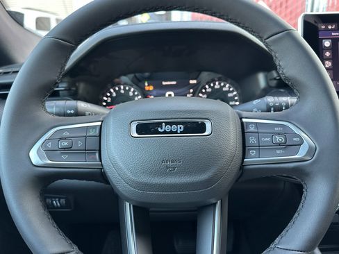 New 2026 Jeep Compass Latitude image 23