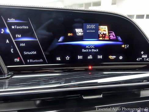 Used 2024 Cadillac Escalade V w/ LPO, ONYX Package image 18