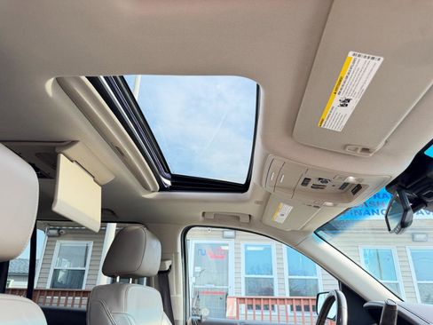 Used 2018 Chevrolet Suburban LT image 59