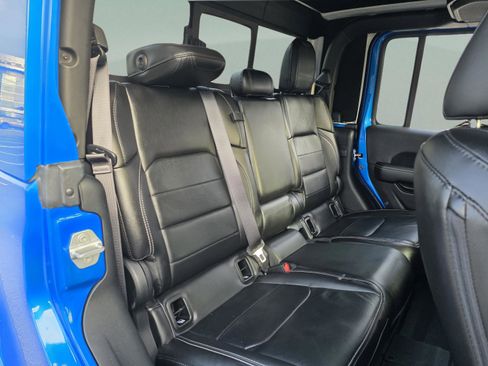 Used 2020 Jeep Gladiator Overland image 27