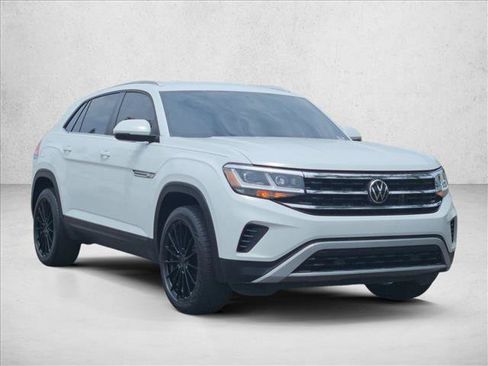 Used 2023 Volkswagen Atlas Cross Sport SE FWD image 2